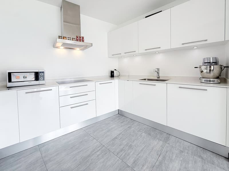 Zweitwohnsitz: Moderne 2,5-Zimmer-Wohnung mit wunderschöner Terrasse und Panoramablick. (5)