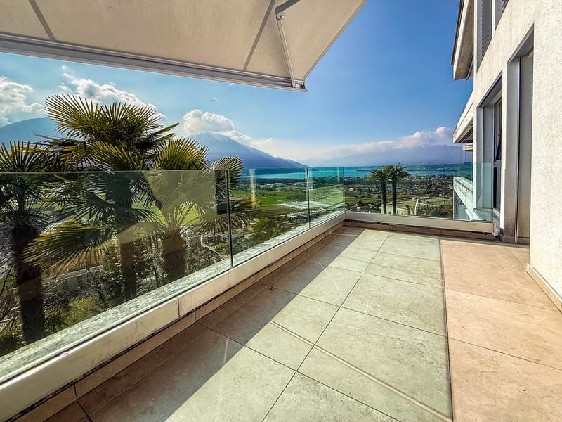 Zweitwohnsitz: Moderne 2,5-Zimmer-Wohnung mit wunderschöner Terrasse und Panoramablick. (2)