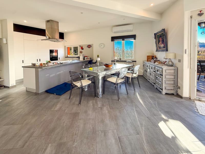 Zweitwohnsitz: 3.5 Zimmer-Wohnung im obersten Stockwerk mit Zugang zur Promenade am Fluss Maggia (7)