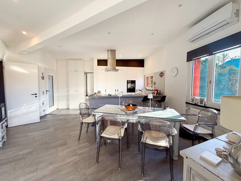 Zweitwohnsitz: 3.5 Zimmer-Wohnung im obersten Stockwerk mit Zugang zur Promenade am Fluss Maggia (11)