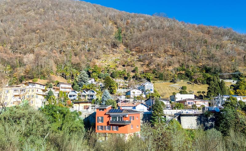 Zweitwohnsitz: 3.5 Zimmer-Wohnung im obersten Stockwerk mit Zugang zur Promenade am Fluss Maggia (24)