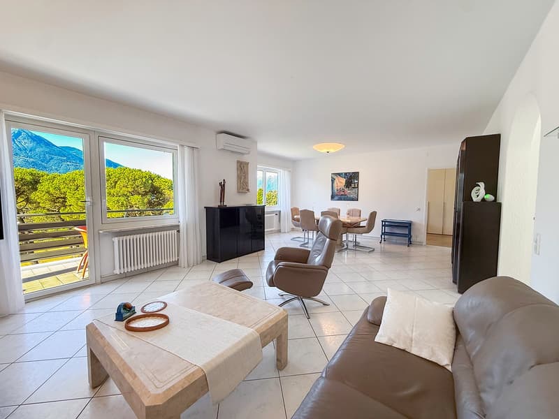 4.5 locali con vista aperta a Tenero - Terrasse und Weitsicht (5)