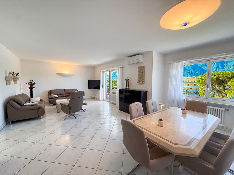 4.5 locali con vista aperta a Tenero - Terrasse und Weitsicht (7)