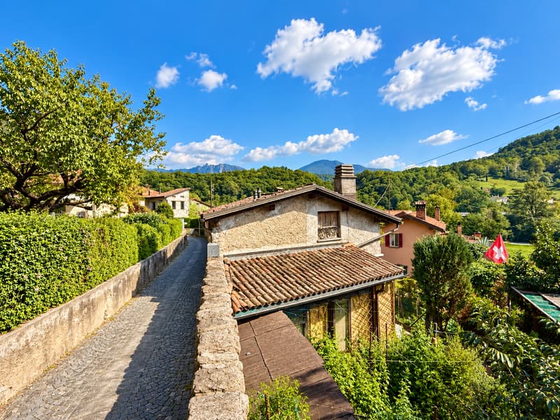 Rustikales 4-Zimmer-Haus zum Ausbauen / casa rustica da riattare (9)