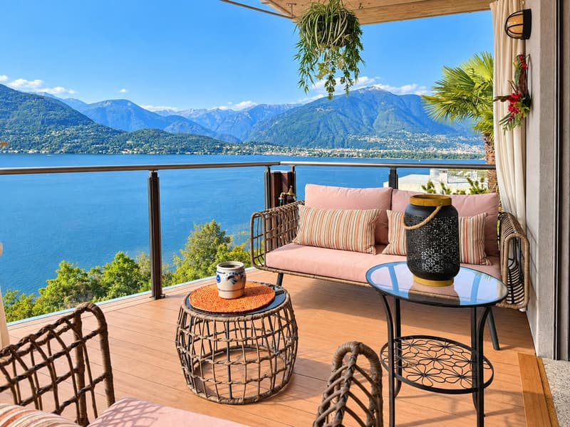 Zweitwohnsitz - Villa mit Pool und Panoramablick - Villa con piscina e vista spettacolare sul Lago (1)