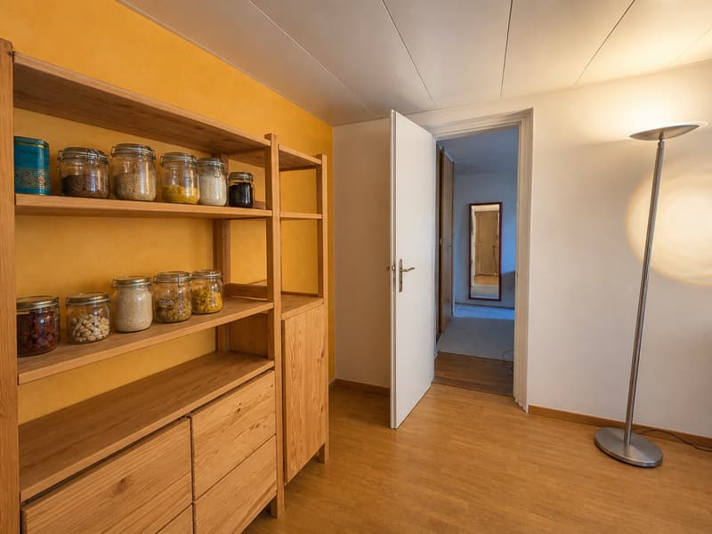 Luminoso appartamento di 3 locali in un edificio storico a Locarno (4)