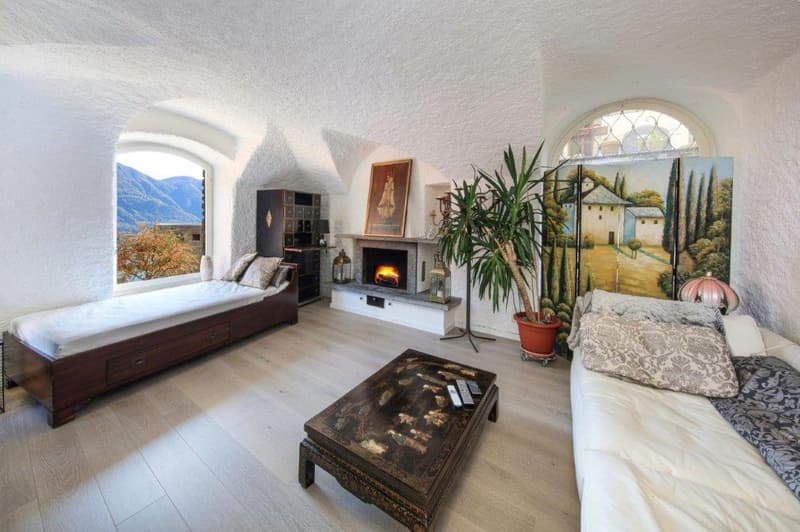 Affascinante appartamento storico con vista panoramica a Brione sopra Minusio (12)