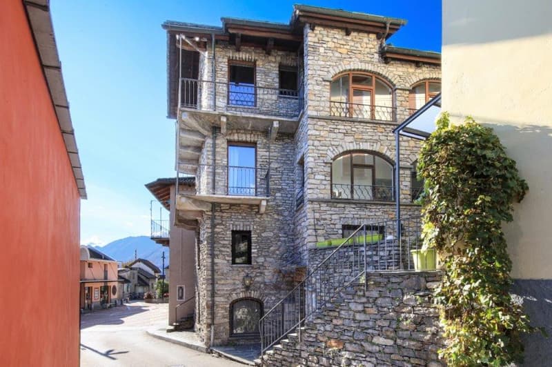 Affascinante appartamento storico con vista panoramica a Brione sopra Minusio (3)