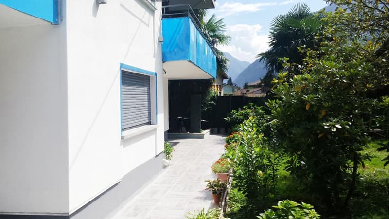 Grande villa 9 locali con piscina interrata e ampio giardino (13)