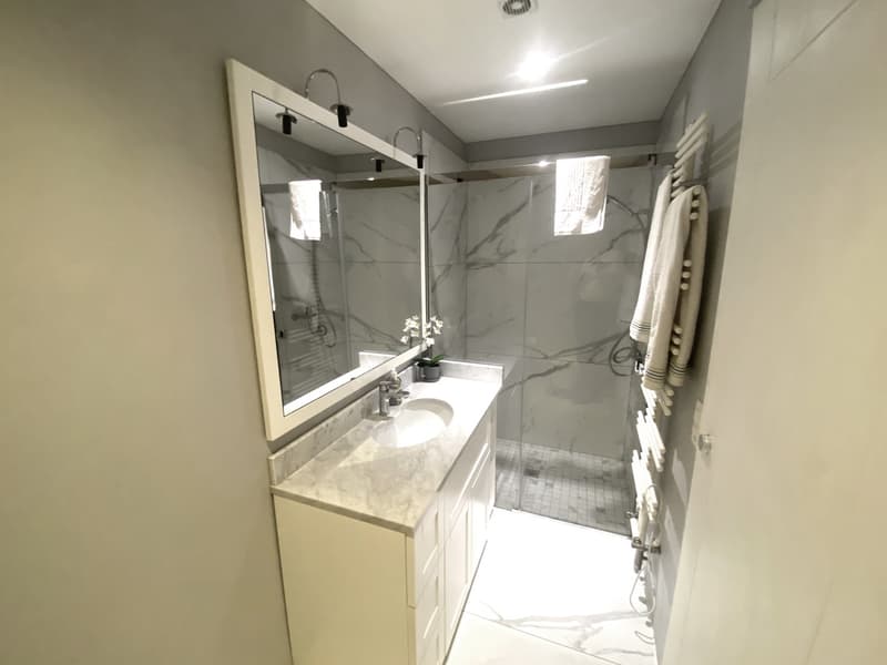 Casa 2,5 locali ristrutturata con vista Ceresio, giardino e parcheggi (11)