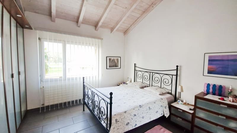 Grande casa 9 locali uni-bifamiliare con giardino, spa e grottino. (9)