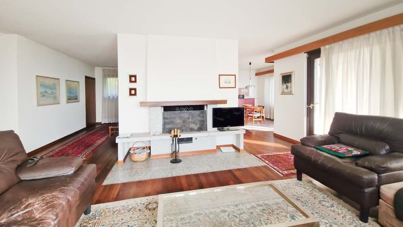 Casa unifamiliare 7,5 con grande giardino e vista aperta a Vacallo (2)