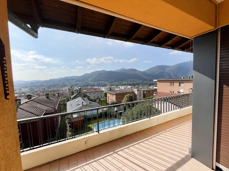 Casa indipendente 7,5 locali con giardino e terrazze panoramiche (5)
