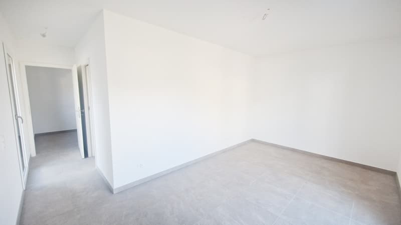 Casa 4,5 locali in contesto bifamiliare con giardino privato. (9)