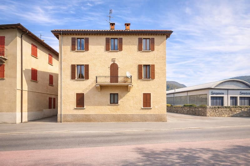 Stabile con 3 appartamenti di 3 locali, uso ufficio, a reddito (2)