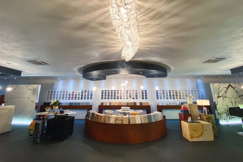 Prestigioso spazio commerciale 325 m² in posizione strategica (1)