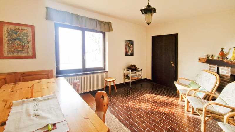 Casa unifamiliare 7,5 con grande giardino e vista aperta a Vacallo (7)