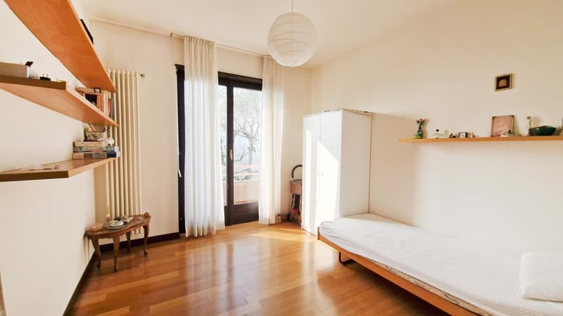 Casa unifamiliare 7,5 con grande giardino e vista aperta a Vacallo (10)