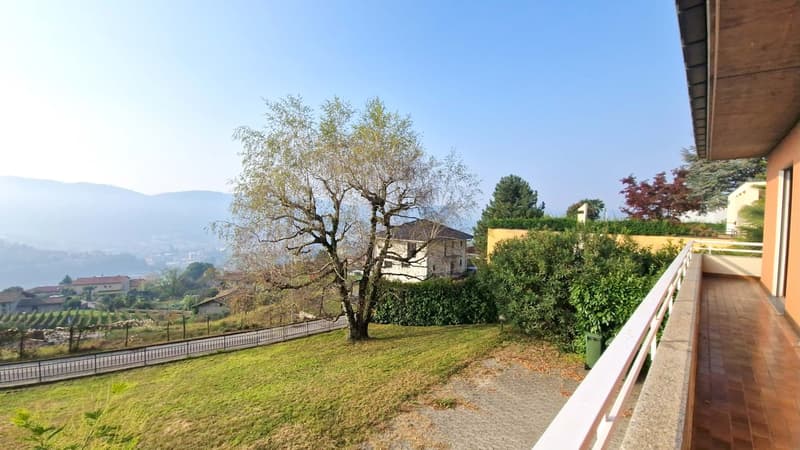 Casa unifamiliare 7,5 con grande giardino e vista aperta a Vacallo (13)