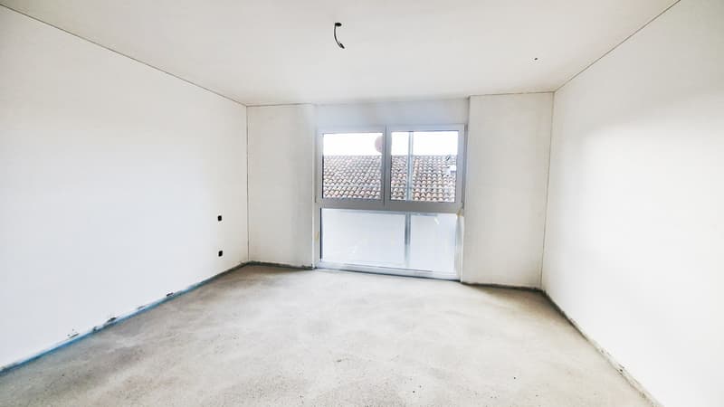 Nuovo 4,5 locali in stile moderno con veranda e ampio giardino privato (4)