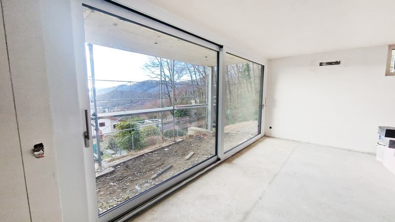 Nuovo 4,5 locali in stile moderno con veranda e ampio giardino privato (3)