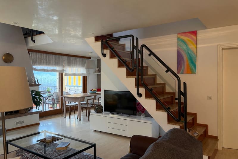Bellissimo ampio duplex 5,5 locali con terrazza panoramica e camino (2)