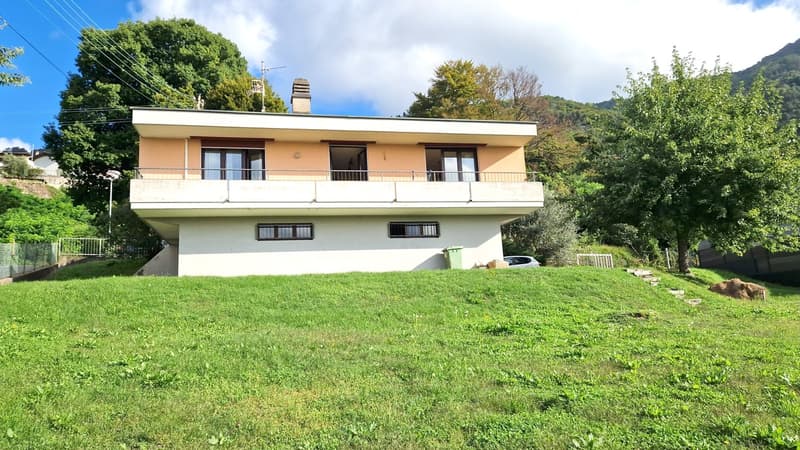 Bella casa indipendente 4,5 con giardino e meravigliosa vista aperta. (12)