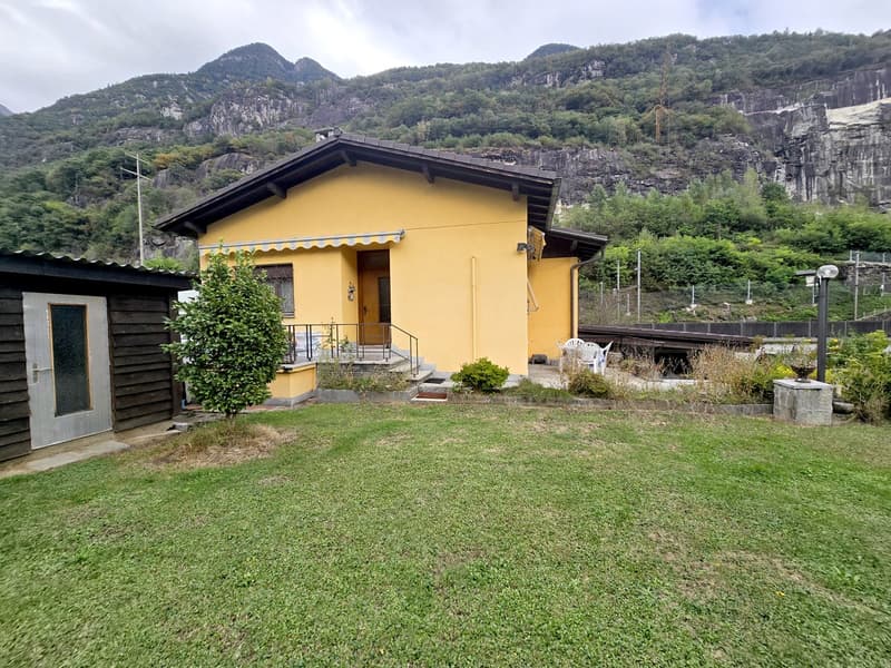 Bella villetta bifamiliare 3,5 e 2,5 ristrutturata con giardino (2)