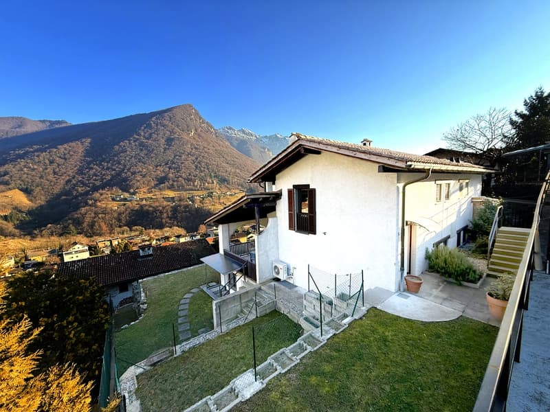 Splendida casa 6 ristrutturata con giardino e terrazza panoramici. (1)
