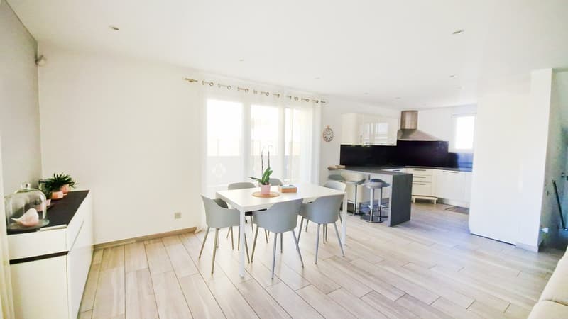Moderna casa indipendente 6,5 con giardino con vasca idromassaggio (3)