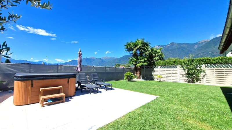 Moderna casa indipendente 6,5 con giardino con vasca idromassaggio (2)