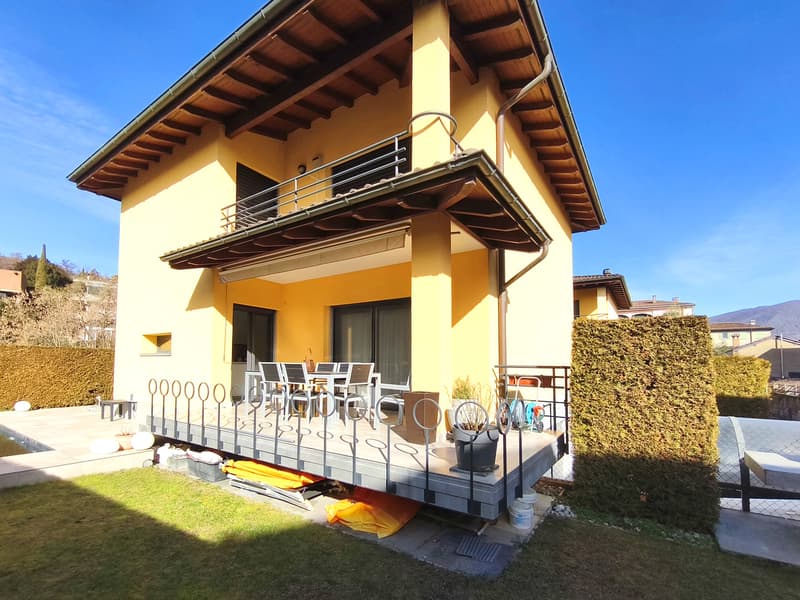 Meravigliosa casa 6,5 locali con giardino con piscina controcorrente (2)