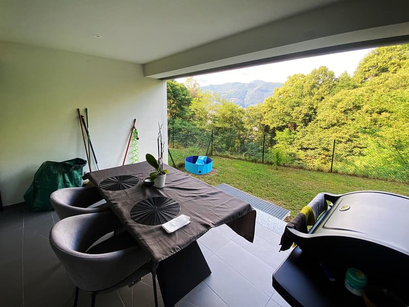 Recentissimo 2,5 nella natura con giardino privato e terrazza coperta. (6)