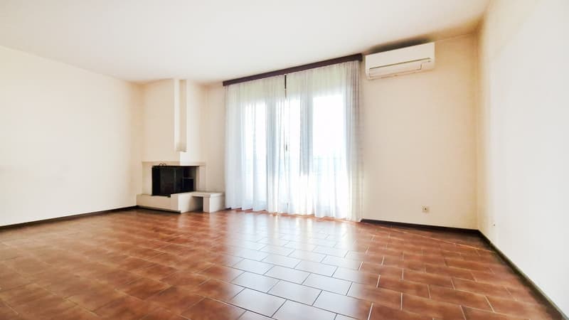 Bella casa indipendente 4,5 con giardino e meravigliosa vista aperta. (3)