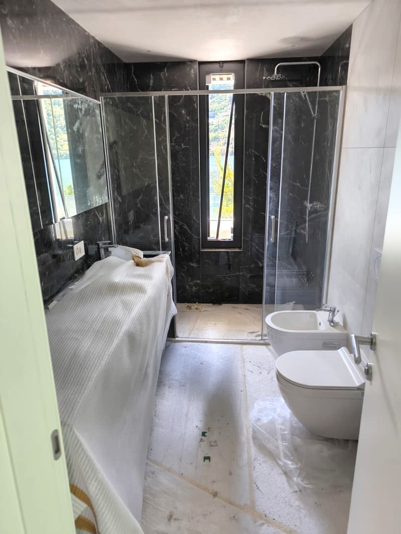 Prestigiosa villa 4,5 vista lago con rooftop e posto barca privato (10)