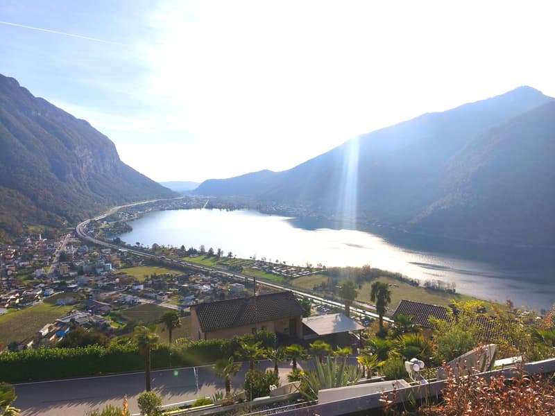 Luminoso 2,5 con ampia terrazza vista lago in residenza con piscina (8)