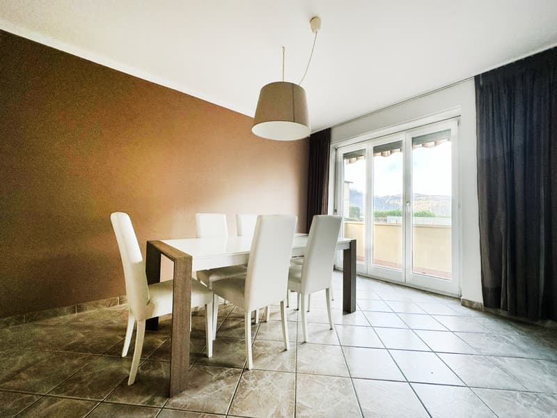 Elegante 3,5 ristrutturato con terrazzo e balcone in zona tranquilla (2)