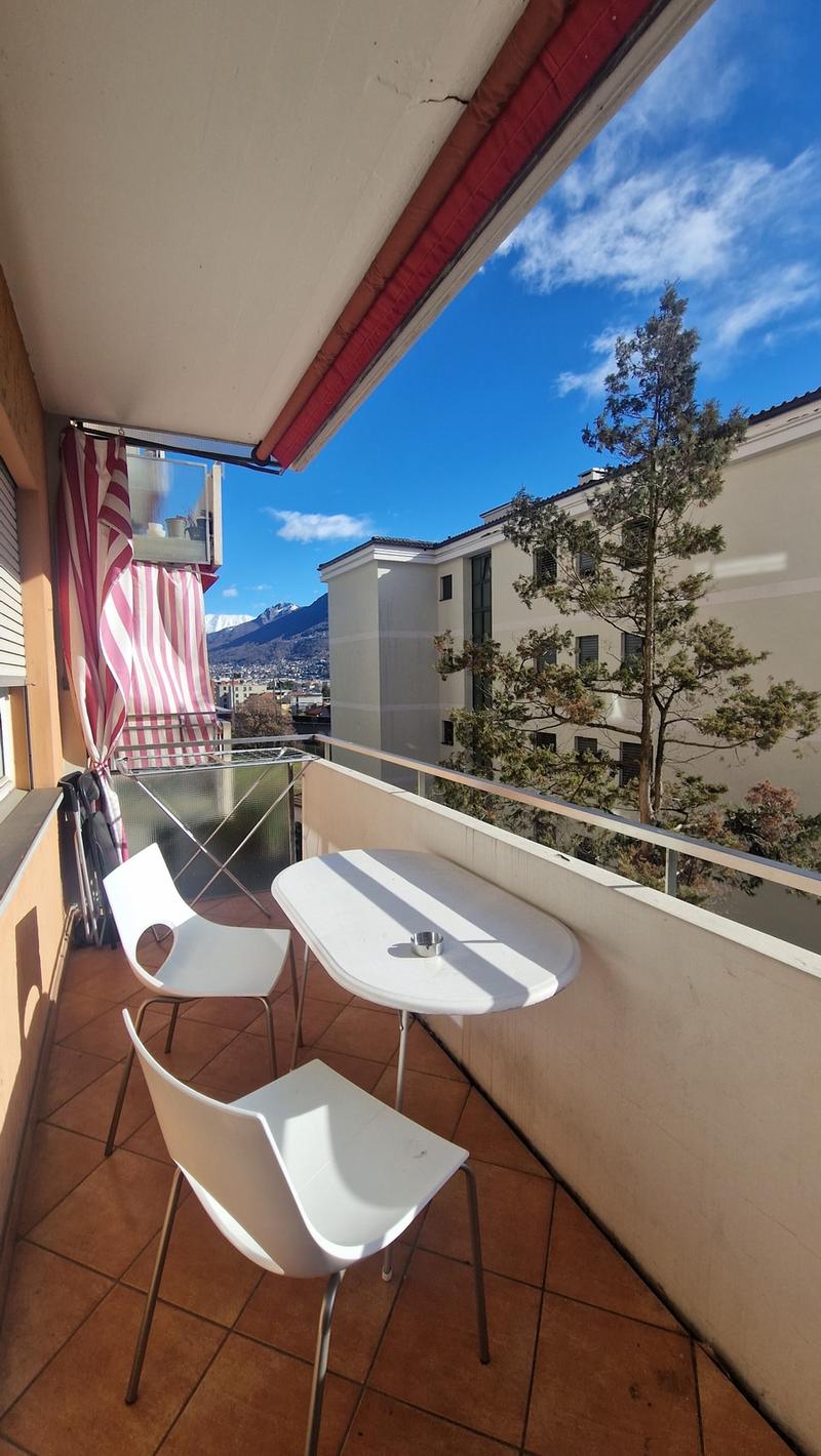 Appartamento 3,5 ristrutturato con balcone e cucina abitabile (5)