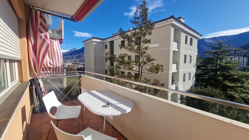 Appartamento 3,5 ristrutturato con balcone e cucina abitabile (3)