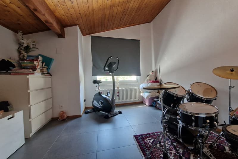 Casa unifamiliare 6,5 locali di 190 mq con giardino privato e veranda (12)