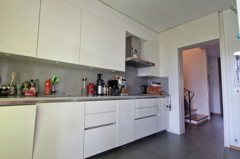 Casa unifamiliare 6,5 locali di 190 mq con giardino privato e veranda (8)