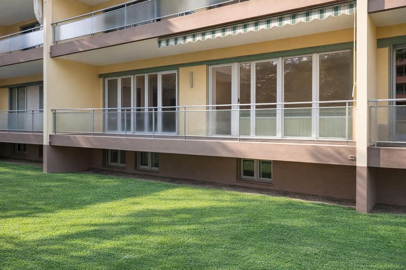 Gradevole luminoso appartamento 2,5 locali con ampio balcone (1)