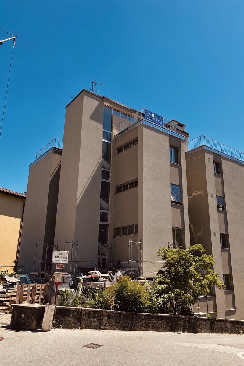 Prestigioso 5,5 ristrutturato in alto standing con terrazzo vista lago (7)
