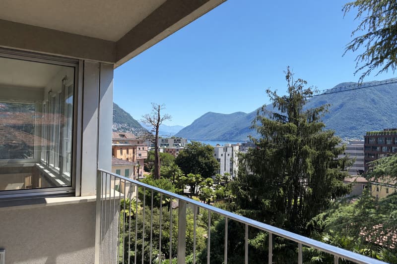Prestigioso 5,5 ristrutturato in alto standing con terrazzo vista lago (2)