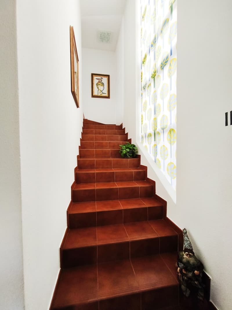 Elegante villa indipendente 5,5 locali con piscina e ampio giardino (7)