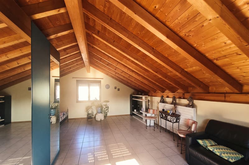 Villetta 5,5 con giardino di 300 mq e mansarda abitabile (5)