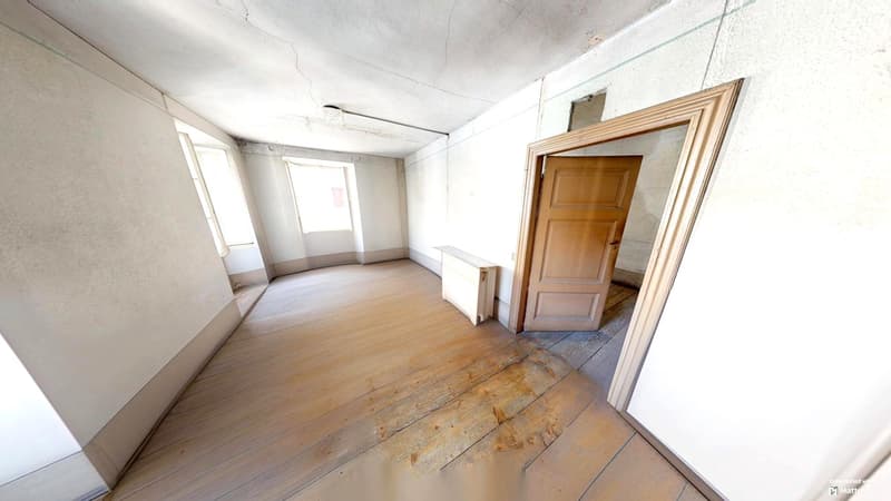 Affascinante casa storica 5,5 da riattare con affaccio sui monti. (3)