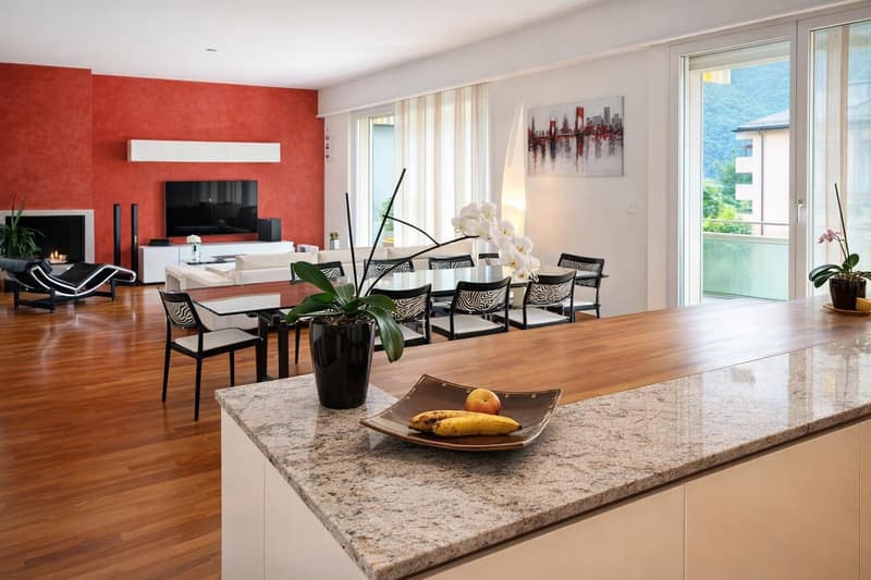 Raffinato 4,5 locali con doppio terrazzo e meravigliosa vista lago (2)