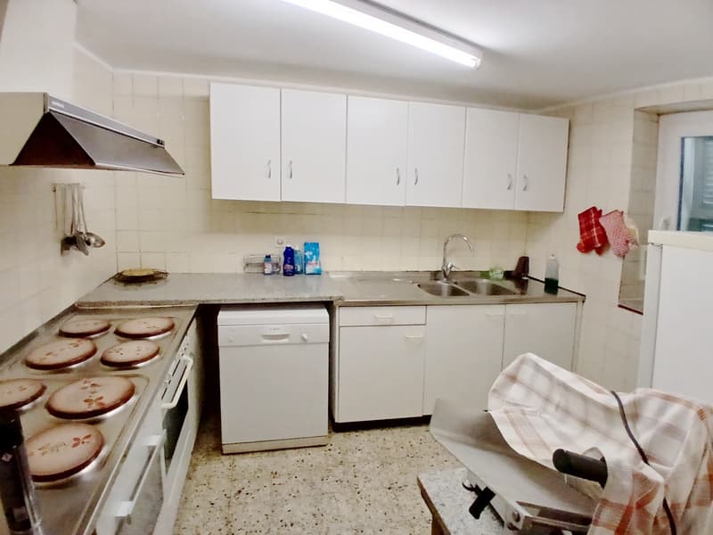 Grotto 6,5 con spazio ristorazione, camere e grande terreno. (6)