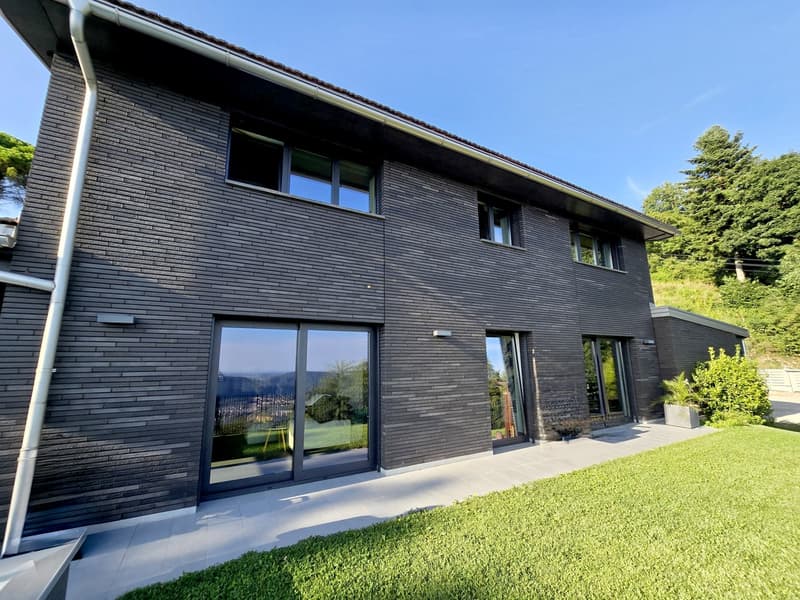 Lussuosa villa 4,5 con giardino, orto e vista aperta. (3)